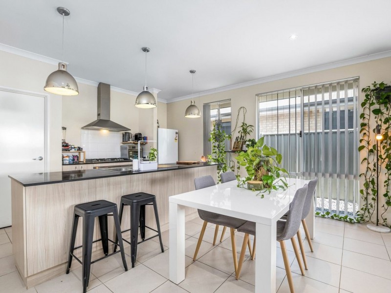 18 Waveki Street, Yanchep WA 6035