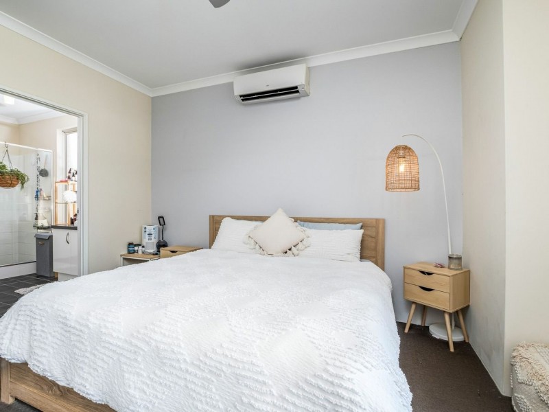 18 Waveki Street, Yanchep WA 6035