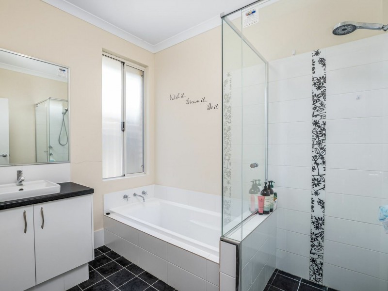 18 Waveki Street, Yanchep WA 6035