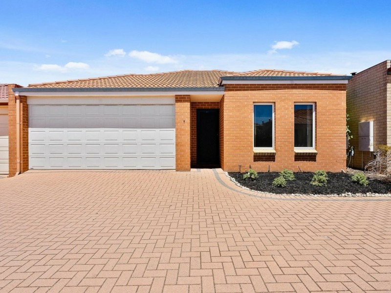 7/11 Priest road, Landsdale WA 6065