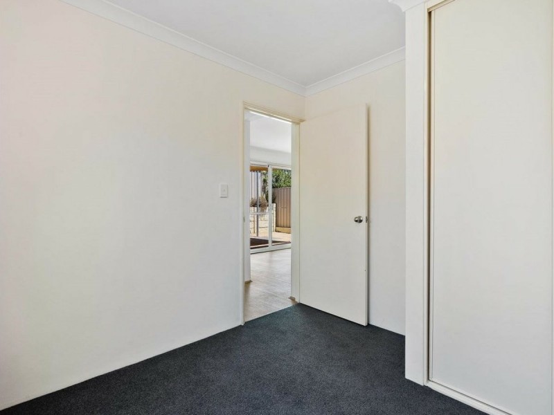 7/11 Priest road, Landsdale WA 6065