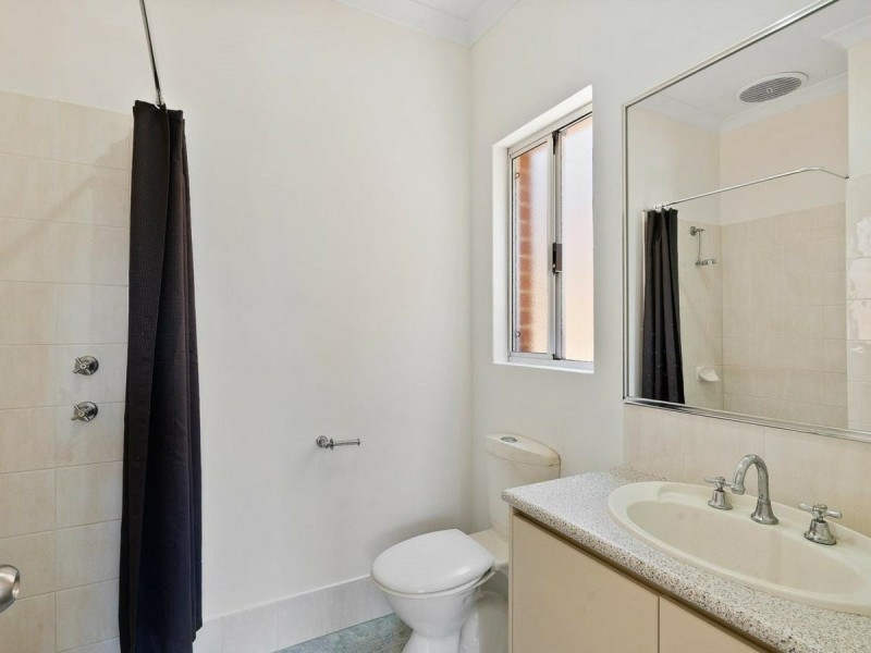 7/11 Priest road, Landsdale WA 6065