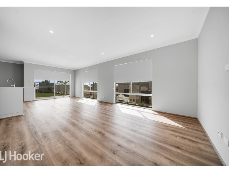 10 Primrose Road, Alkimos WA 6038