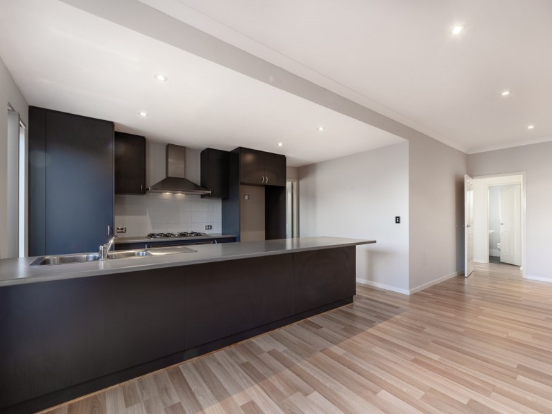 8 Fisherton Circuit, Kinross WA 6028