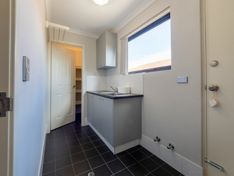 8 Fisherton Circuit, Kinross WA 6028