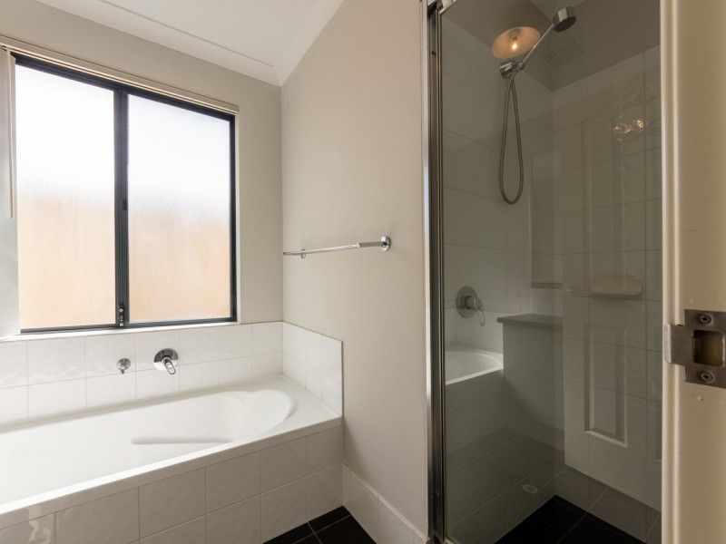 8 Fisherton Circuit, Kinross WA 6028