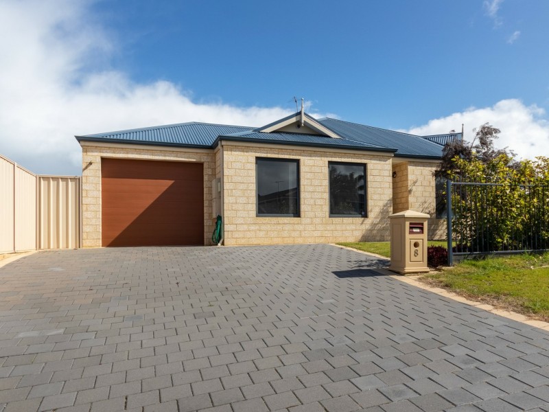 8 Fisherton Circuit, Kinross WA 6028