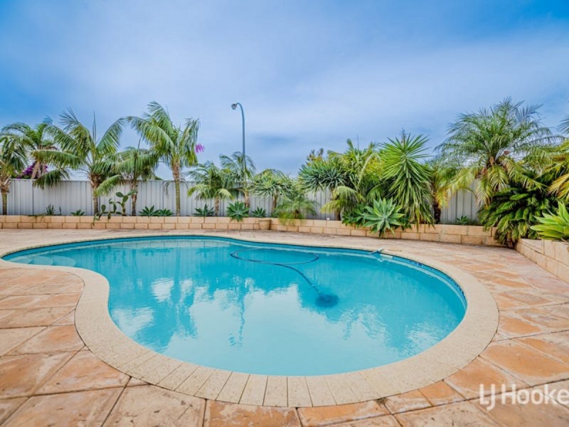 15 Glenway Loop, Cooloongup WA 6168