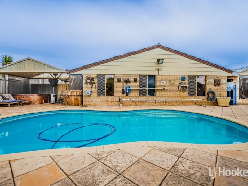 15 Glenway Loop, Cooloongup WA 6168