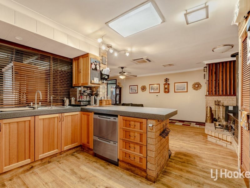 15 Glenway Loop, Cooloongup WA 6168