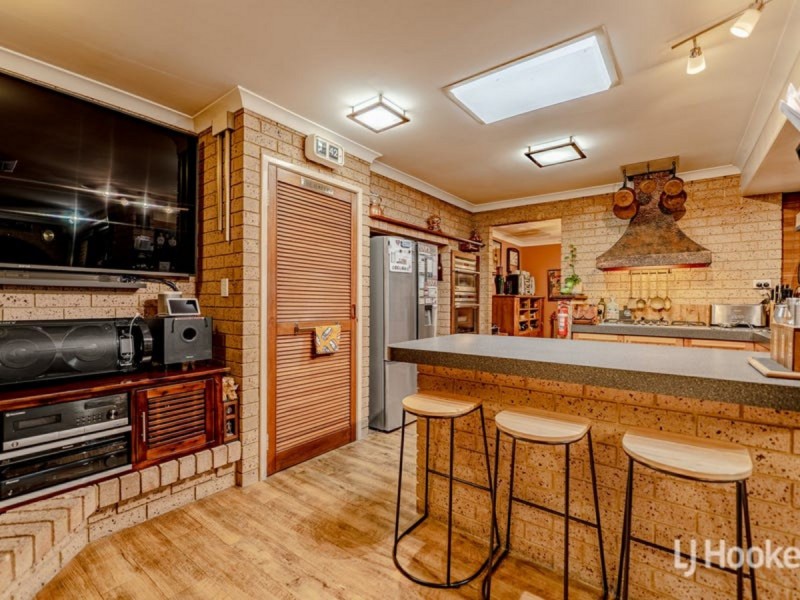 15 Glenway Loop, Cooloongup WA 6168