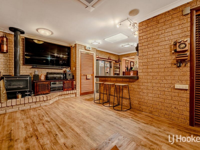 15 Glenway Loop, Cooloongup WA 6168