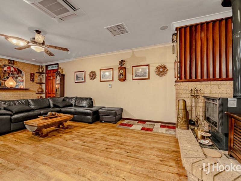 15 Glenway Loop, Cooloongup WA 6168