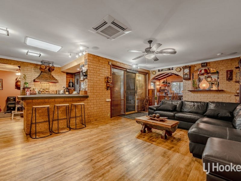 15 Glenway Loop, Cooloongup WA 6168