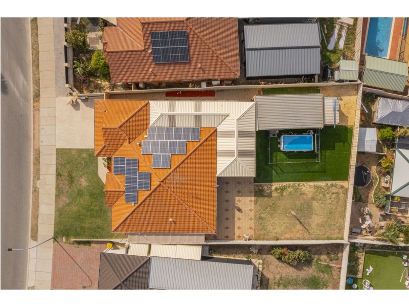 10 Whitsunday Avenue, Ridgewood WA 6030