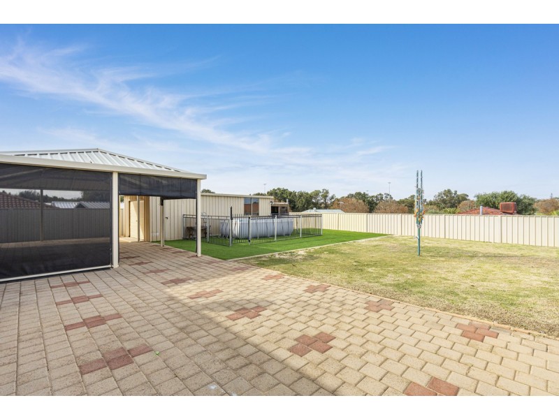 10 Whitsunday Avenue, Ridgewood WA 6030