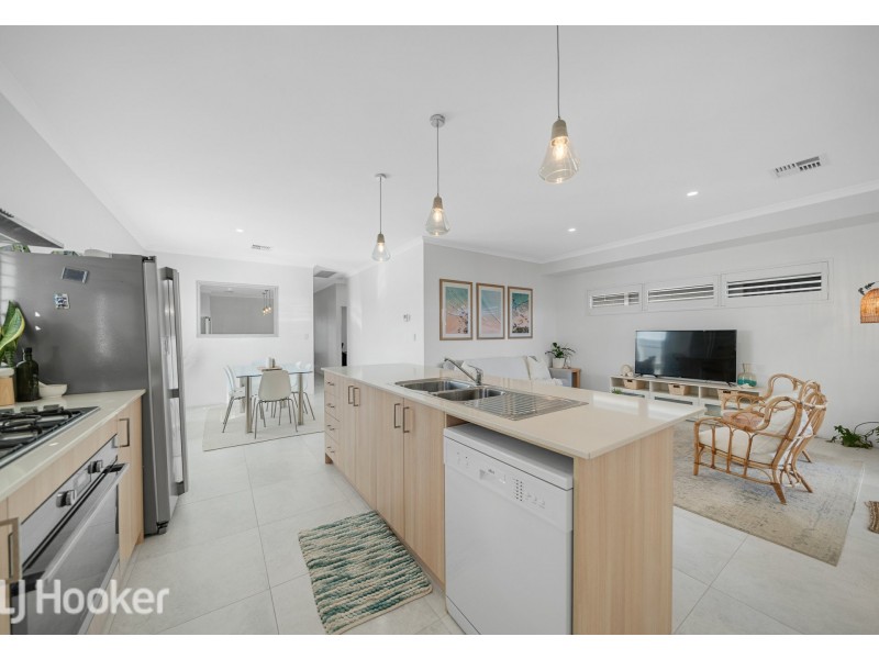 112 Reflection Boulevard, Jindalee WA 6036