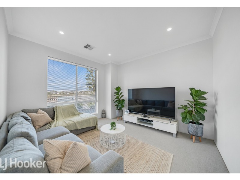 112 Reflection Boulevard, Jindalee WA 6036