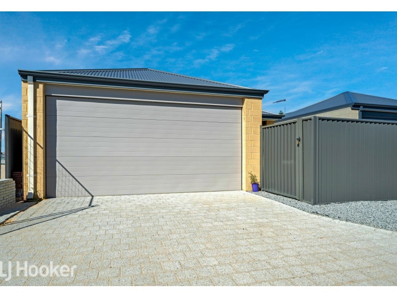 112 Reflection Boulevard, Jindalee WA 6036