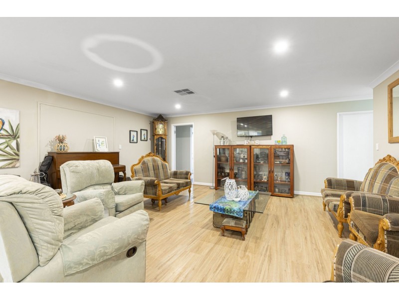 10 Reigate Way, Butler WA 6036