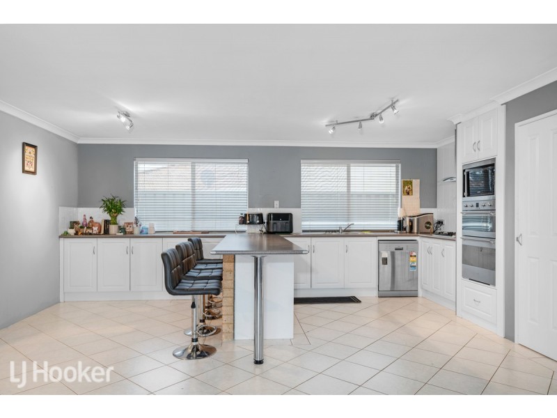 34 Citrine Gardens, Forrestfield WA 6058