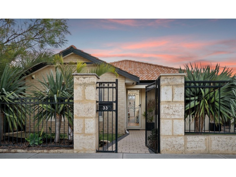 33 Lauderdale Ramble, Carramar WA 6031