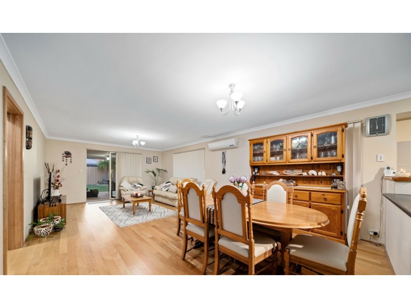 33 Lauderdale Ramble, Carramar WA 6031