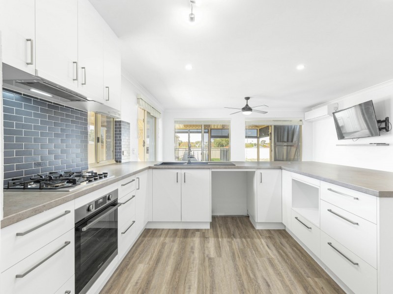 10 Whitsunday Avenue, Ridgewood WA 6030