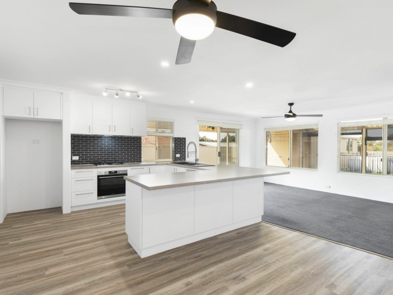 10 Whitsunday Avenue, Ridgewood WA 6030