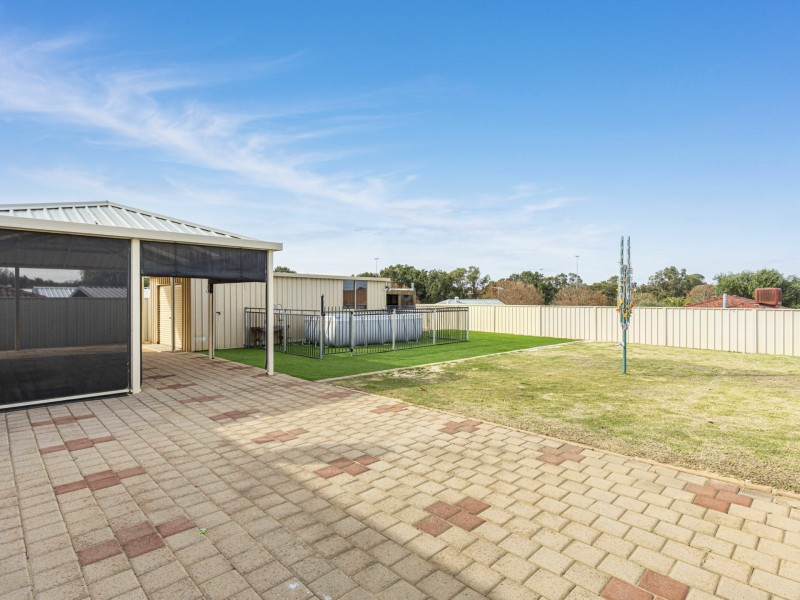 10 Whitsunday Avenue, Ridgewood WA 6030