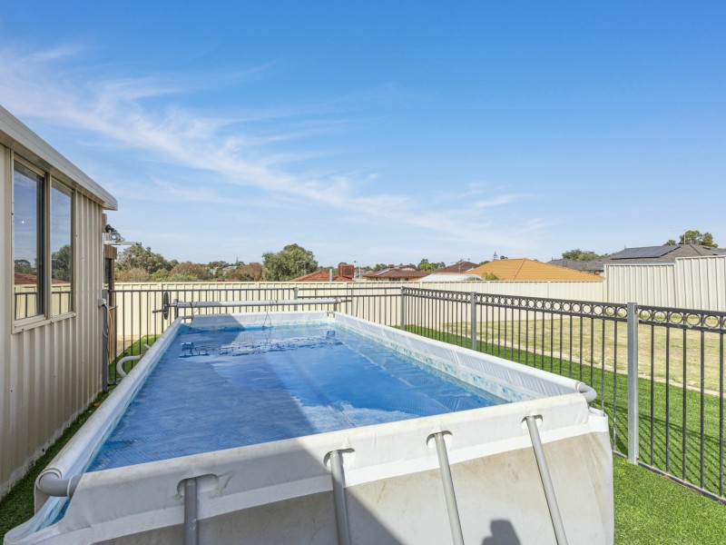 10 Whitsunday Avenue, Ridgewood WA 6030