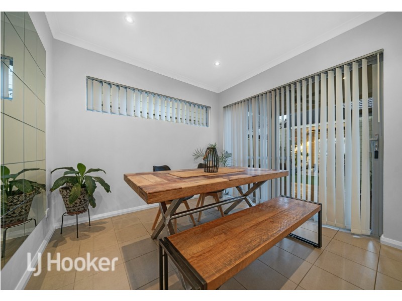 16 Nashville Loop, Currambine WA 6028