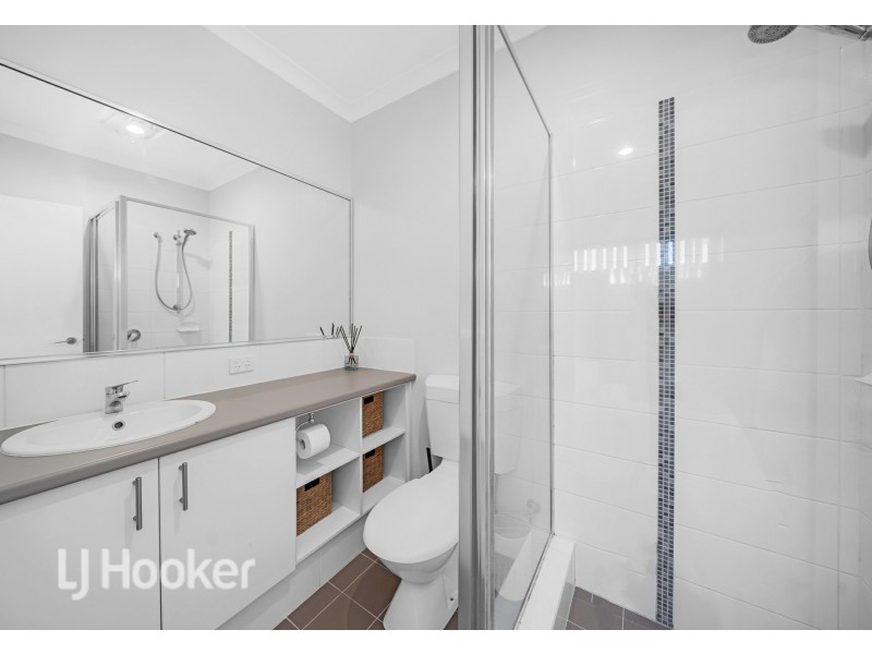 16 Nashville Loop, Currambine WA 6028