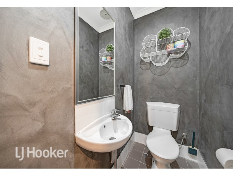 16 Nashville Loop, Currambine WA 6028