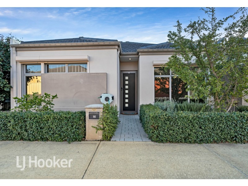 16 Nashville Loop, Currambine WA 6028
