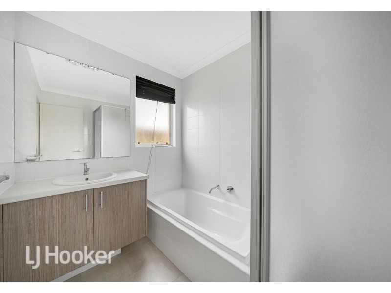 16 Keelson Way, Alkimos WA 6038