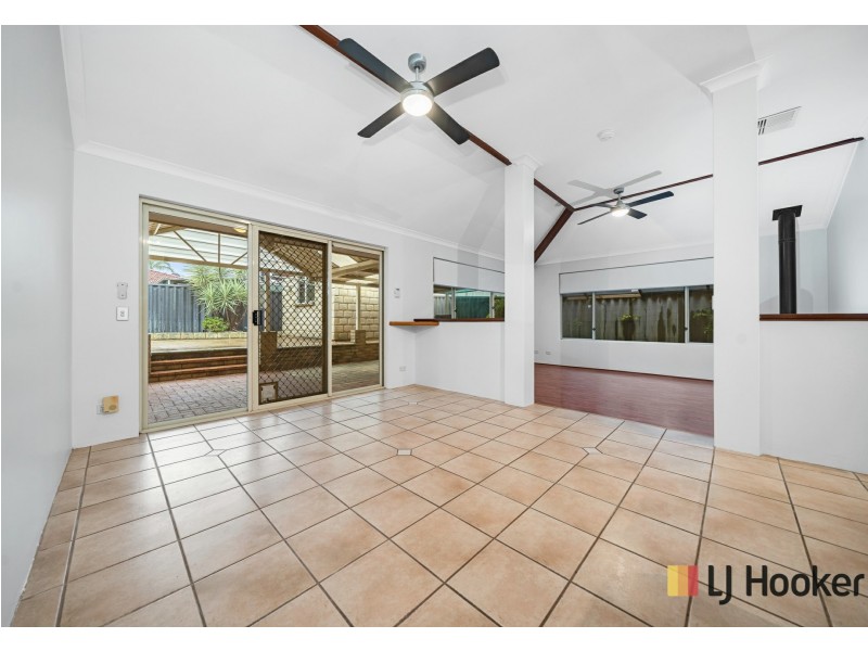 22 Sherlock Rise, Carramar WA 6031