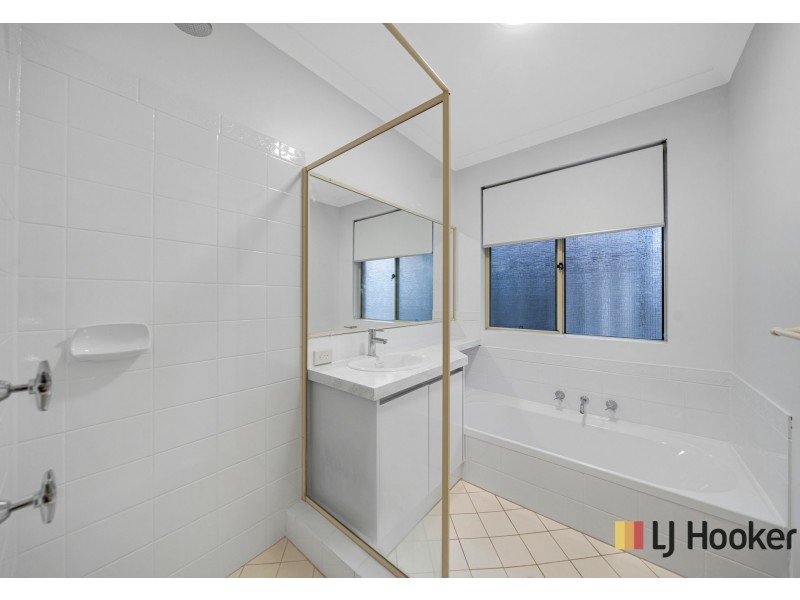 22 Sherlock Rise, Carramar WA 6031