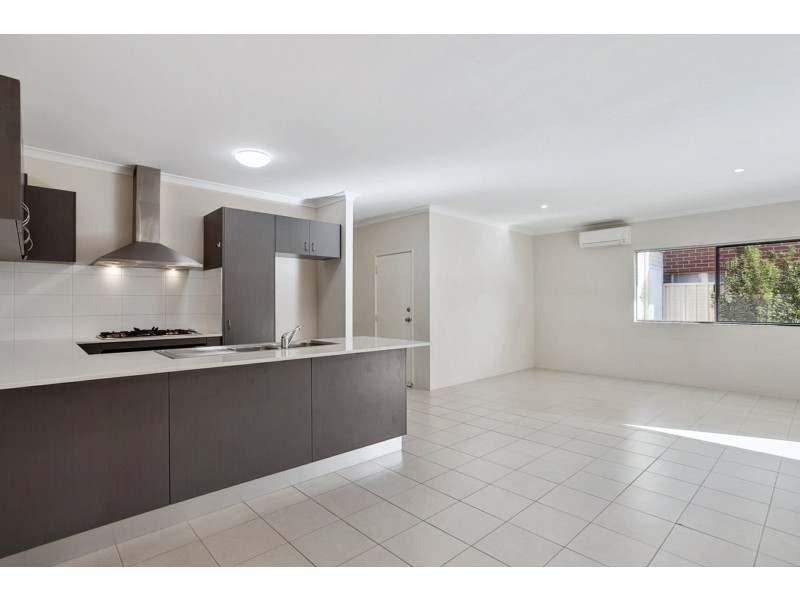 1/24 Matta Way, Pearsall WA 6065