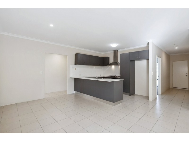 1/24 Matta Way, Pearsall WA 6065