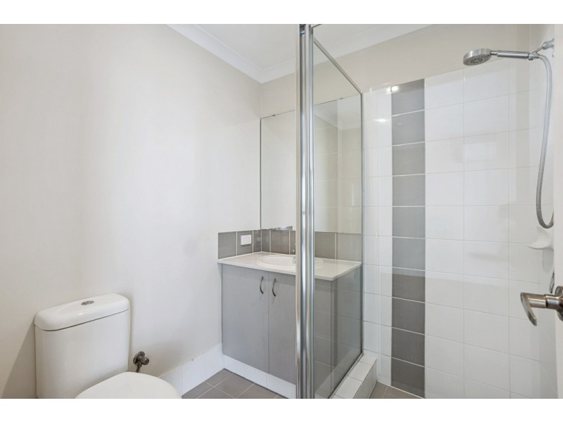 1/24 Matta Way, Pearsall WA 6065