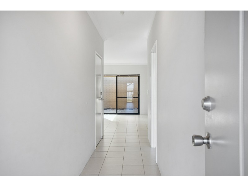 1/24 Matta Way, Pearsall WA 6065