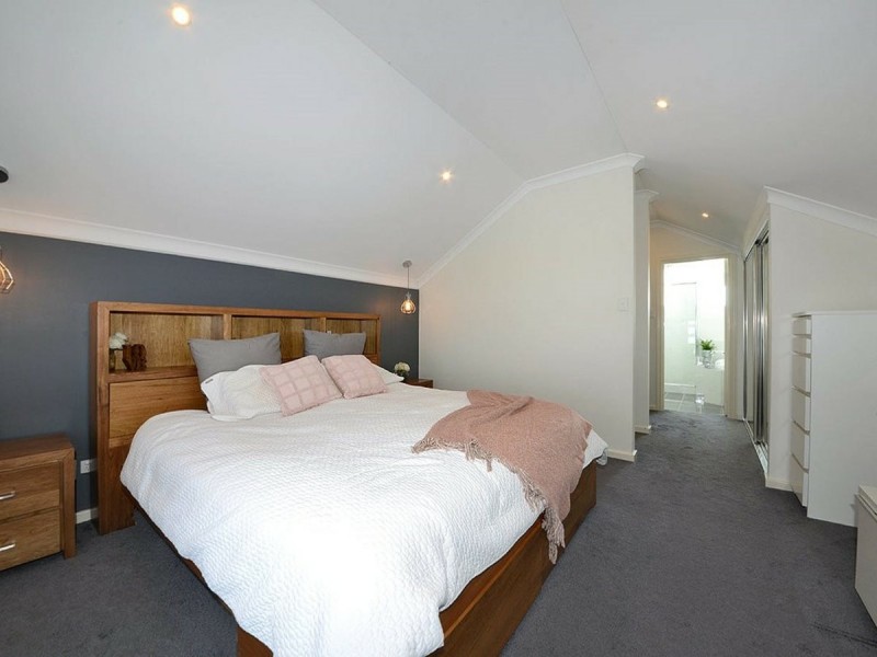 43 Rosinski Circle, Tapping WA 6065