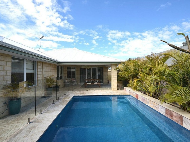 43 Rosinski Circle, Tapping WA 6065