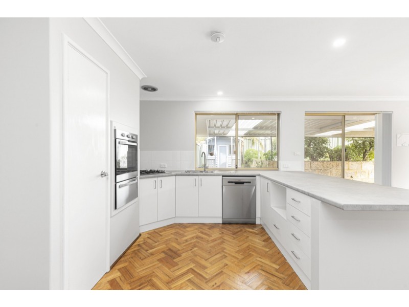 42 Stradbroke Gardens, Ridgewood WA 6030