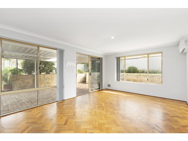 42 Stradbroke Gardens, Ridgewood WA 6030