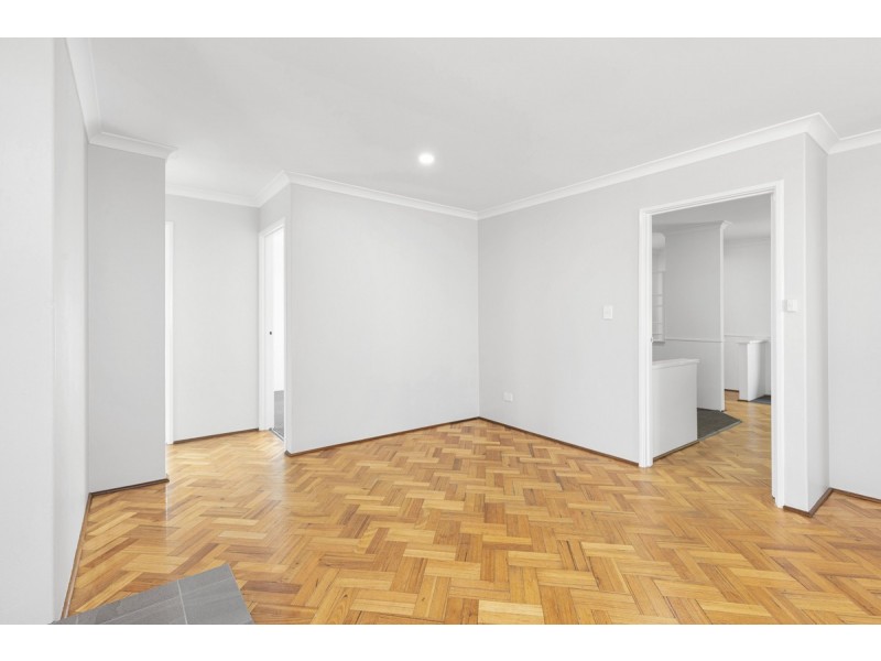 42 Stradbroke Gardens, Ridgewood WA 6030