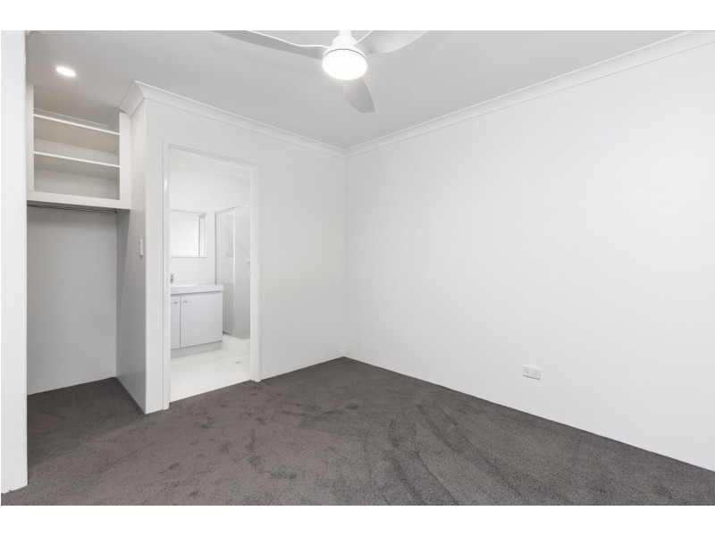 42 Stradbroke Gardens, Ridgewood WA 6030