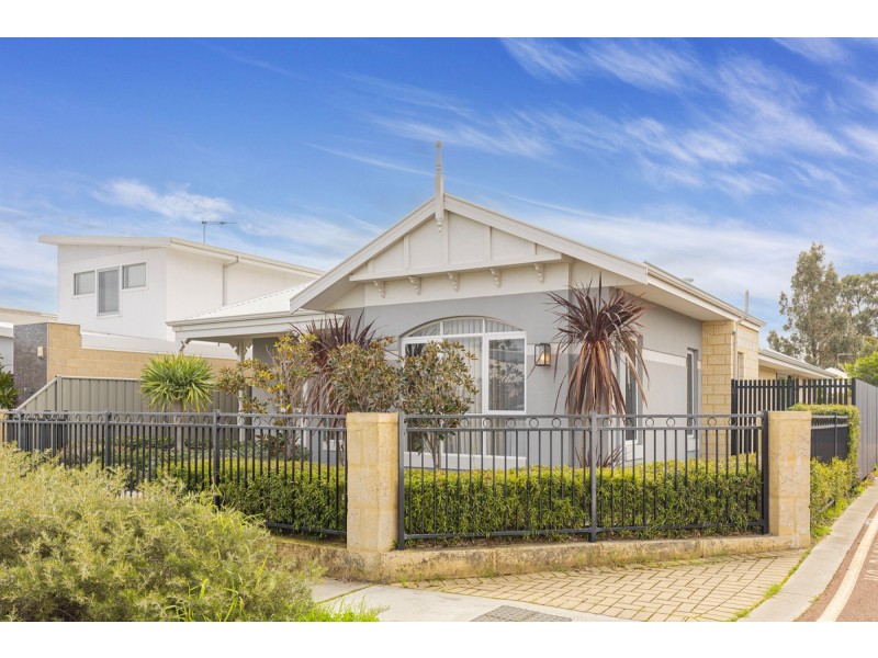 69 Kangaroo Avenue, Kwinana Town Centre WA 6167