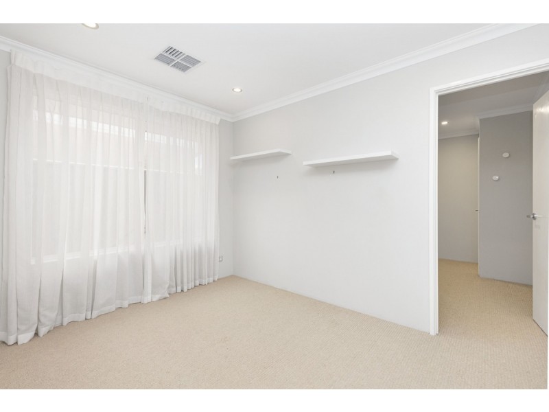 69 Kangaroo Avenue, Kwinana Town Centre WA 6167